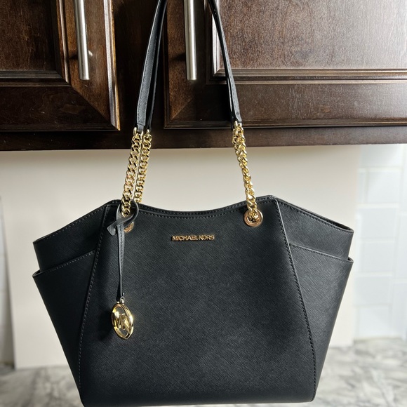 Michael Kors Jet Set Large Saffiano Leather Shoulder Bag, wallet and wristlet. - Picture 7 of 9